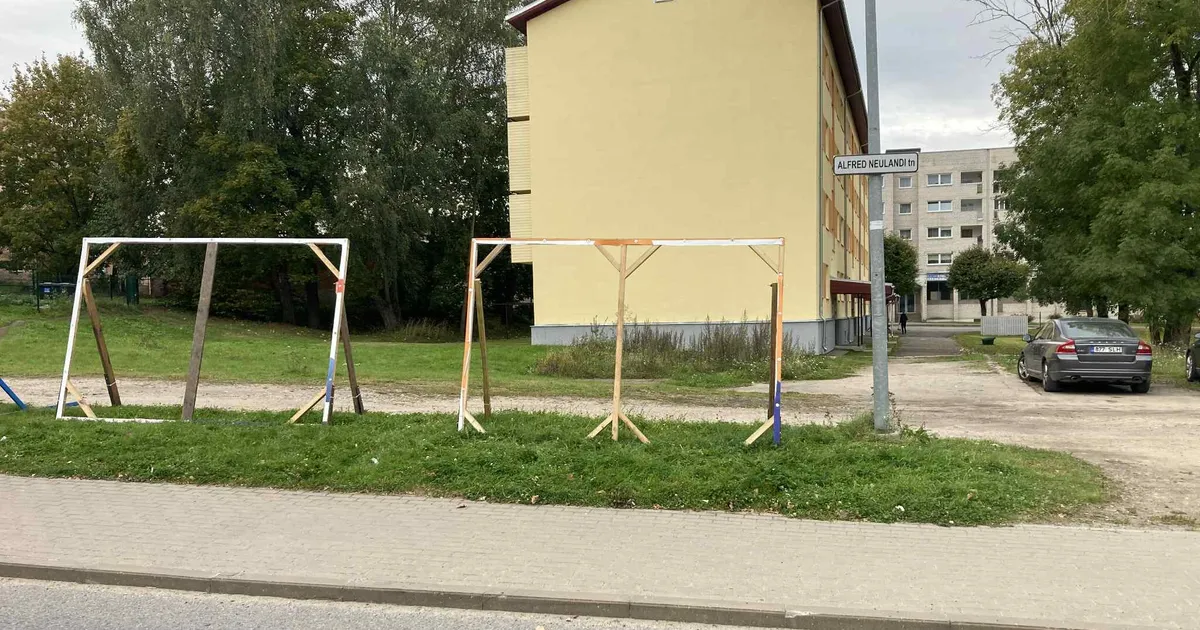 Valgas lõhuti erakonna ja valimisliidu plakatid