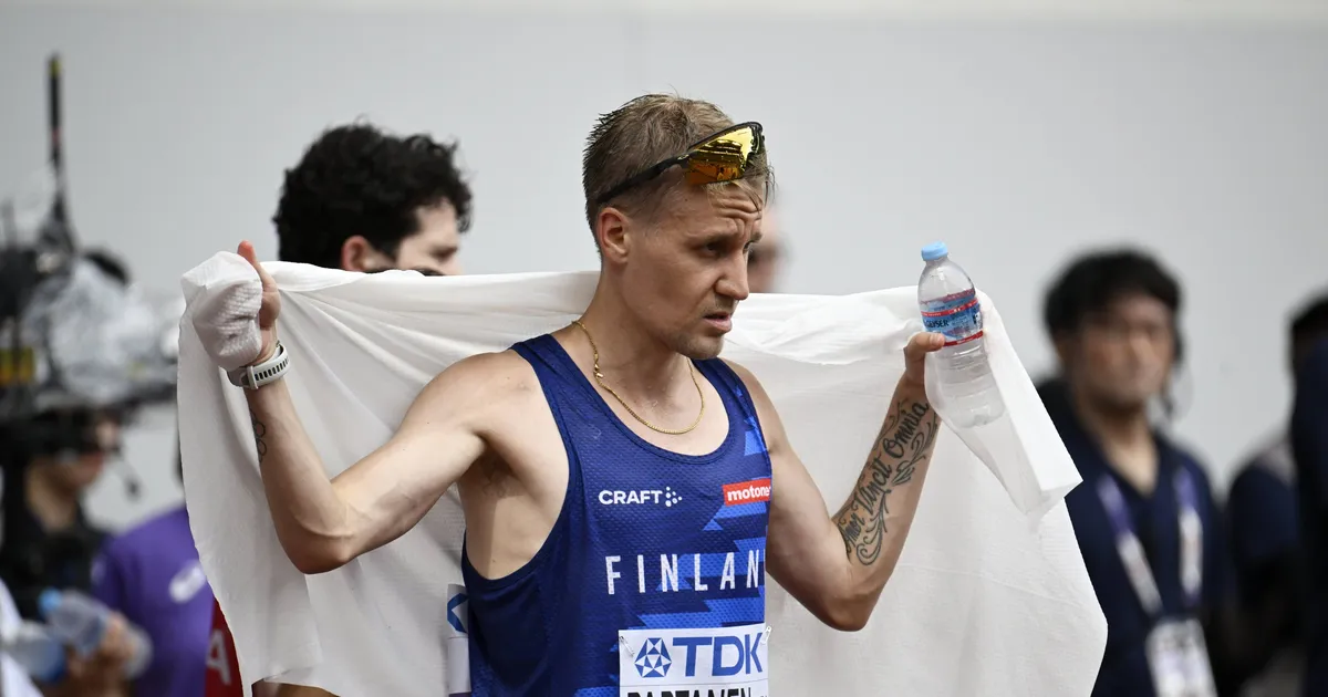 VIDEO ⟩ MMil linnu roojaga pihta saanud kergejõustiklane viskas juhtunu üle nalja