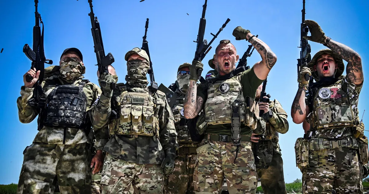 Kreml peksab laiali Vene jalgpallifännidest paramilitaarse rühmituse