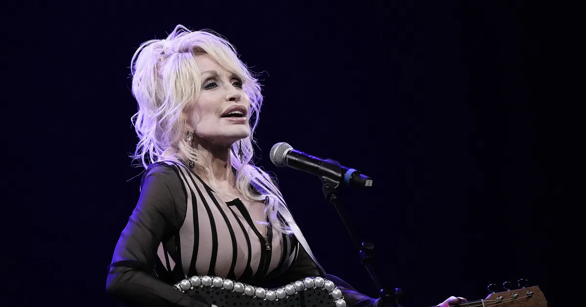 Dolly Parton jagas murelikele fännidele uudiseid oma tervise kohta: ma pole veel surnud