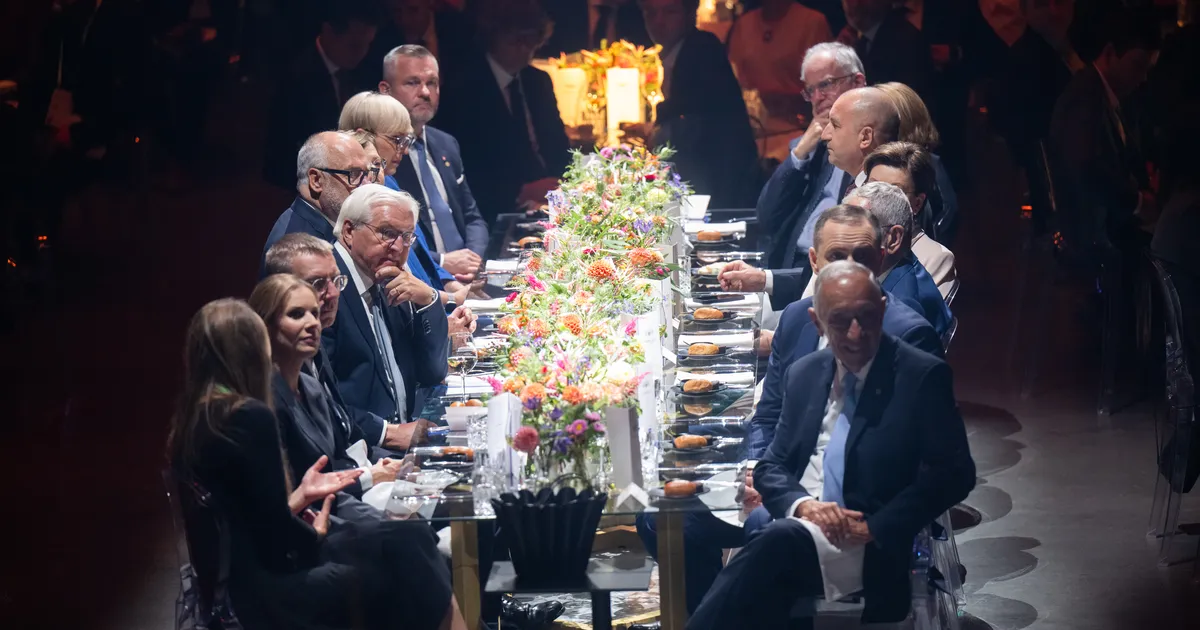 GALERII ⟩ President Alar Karis võõrustas Arraiolose grupi õhtusöögil Kruiisiterminalis välispresidente