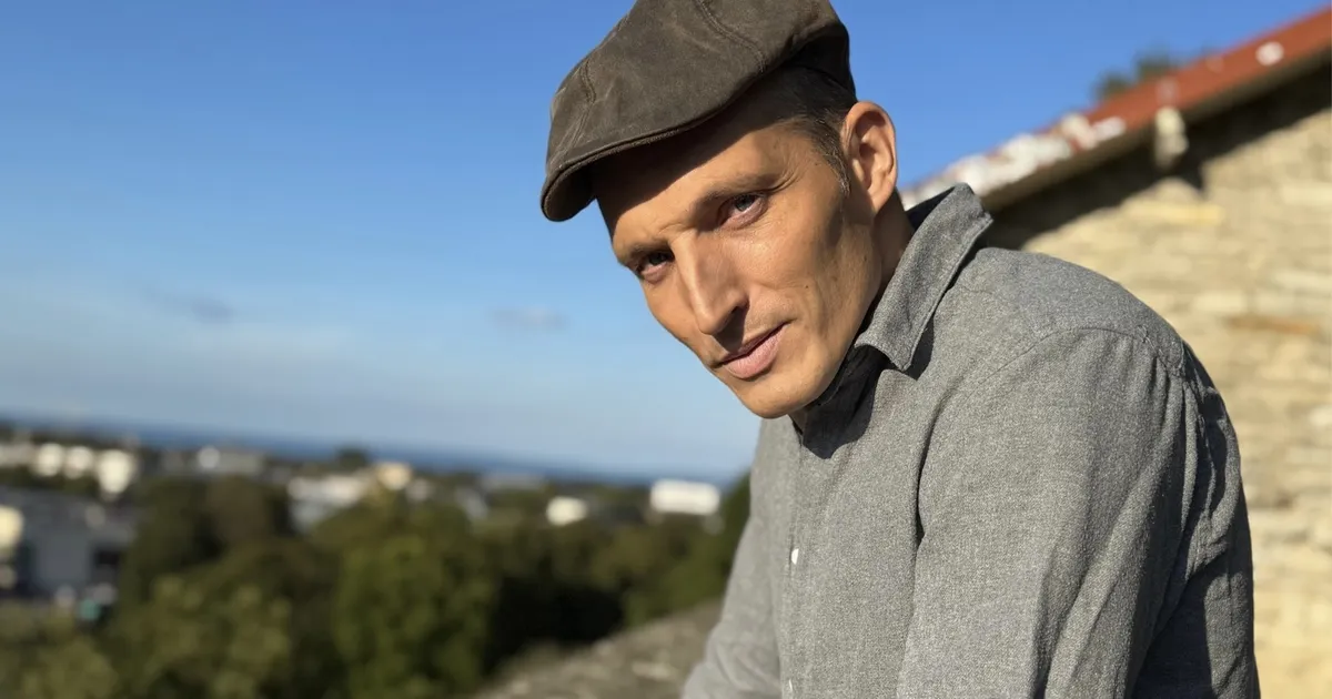 TULINE TÜLI ⟩ Meesmodell kirjutas naiste ärarääkimisest raamatu, see kõrvaldati poest ja autor hõõrub käsi: «Naised keevad vihast ja raha tuleb!»