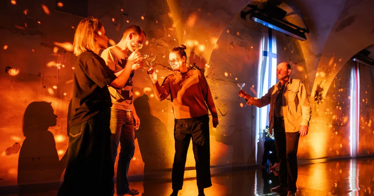 GALERII ⟩ Mis toimus kaks päeva enne avamist Tallinna Linnateatri suletud uste taga