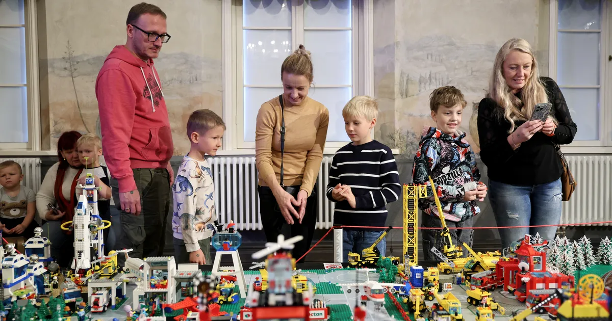 GALERII ⟩ Legodest Niguliste kiriku kokkupanekuks kulus kümme tuhat klotsi ja neli kuud pusimist