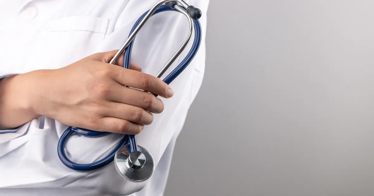 Värske uuring paljastab: Eesti arstide palk kerkis üle 5000 euro, kuid kasv on hakanud pidurduma