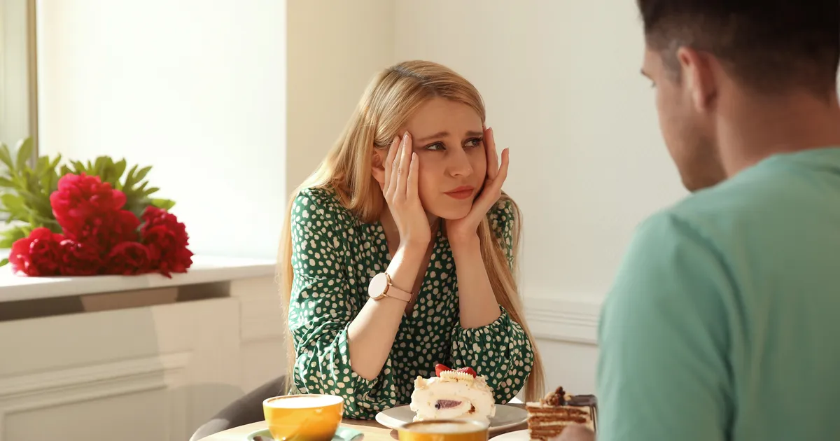 Eestlanna põrunud Tinderi-kohting – üle kuu suhtlust lendas esimese kohtumise järel vastu taevast