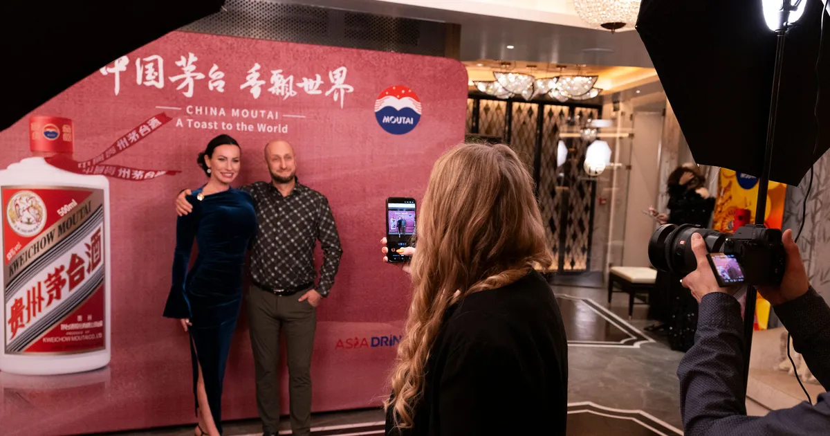 GALERII ⟩ Restoranis ShangShi toimunud pidulikule degusteerimisõhtule saabus mitmeid tuntud inimesi