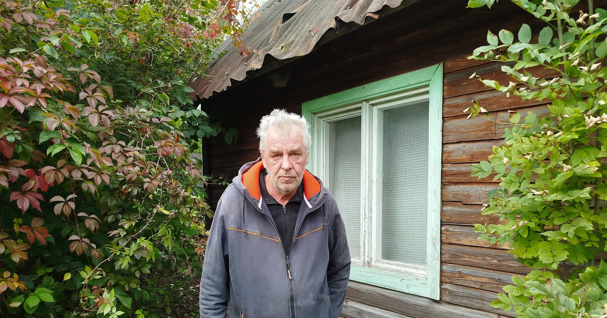 AASTAID KESTNUD MURE ⟩ Põlvamaal maantee ääres elav mees: riigi tee surub majale peale ja sadevesi jookseb otse tuppa