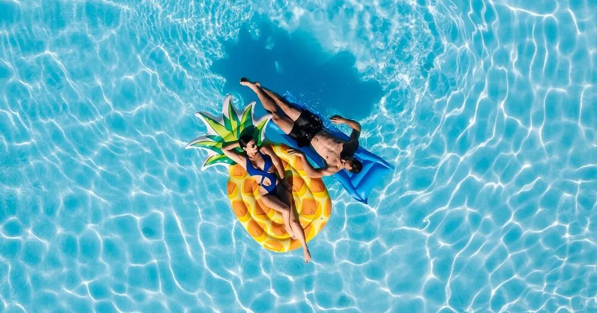 Luksuskuurordi basseinist kohtupinki – Mallorca turistid astusid üle piiri