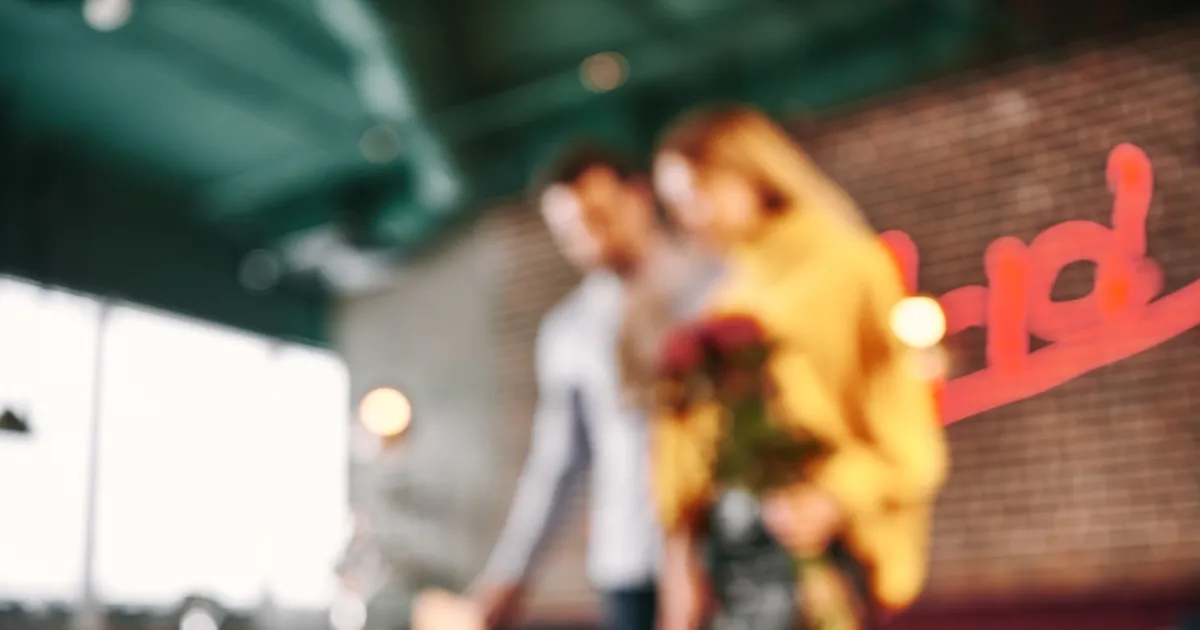 FOTOD JA VIDEO ⟩ Norras müüakse oksjonil kohtingut kena noore parteijuhiga