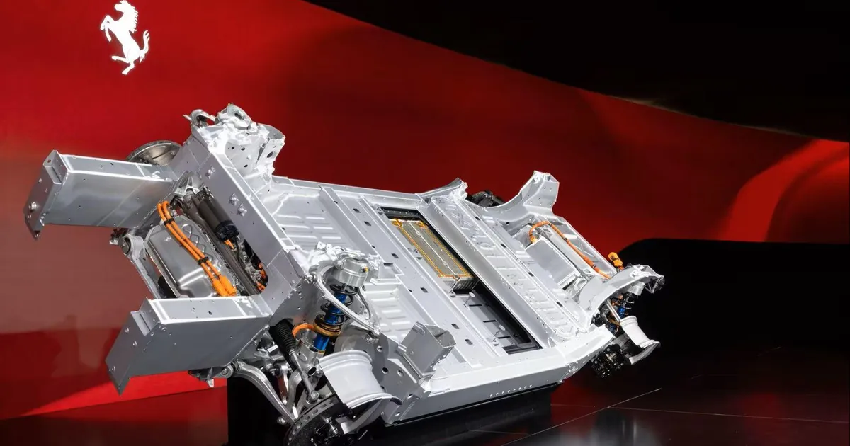Ferrari andis teada oma tulevasest särtsuautost - see saab olema pöörane monstrum