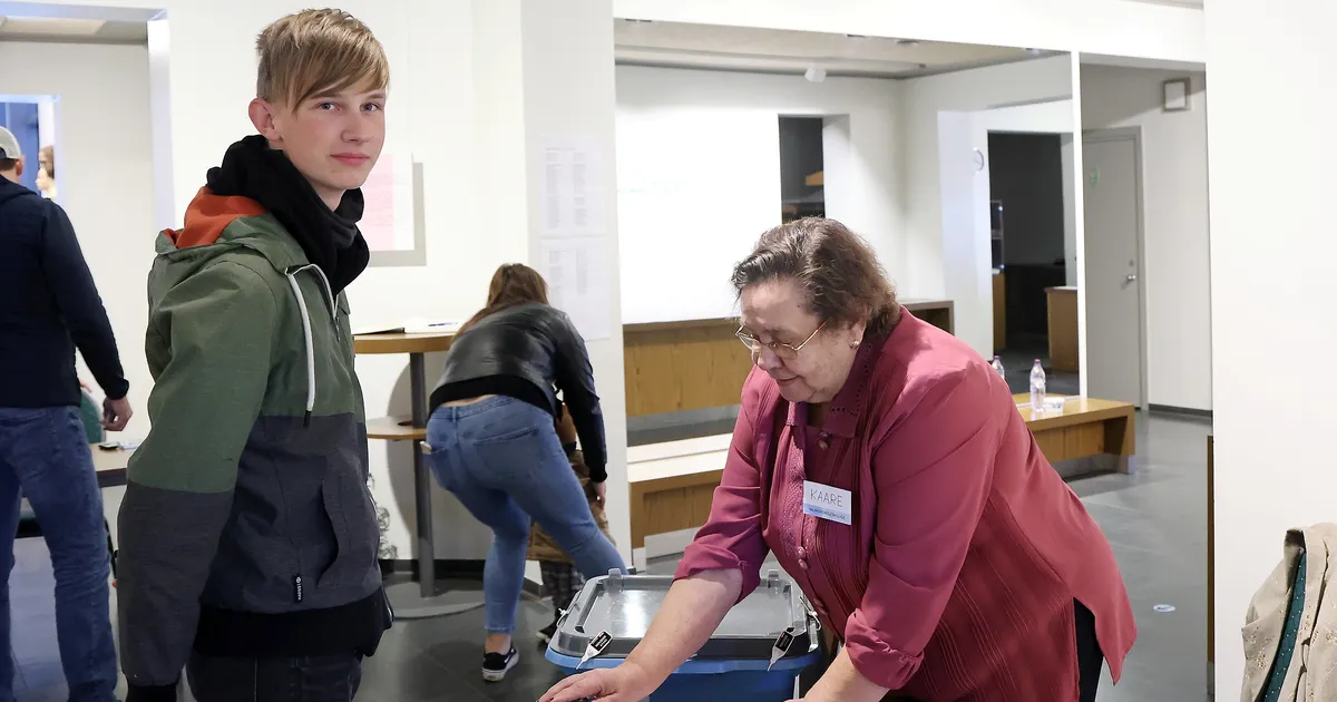 PILDID ⟩ Elvas kujunes valimispäev rahvapeoks