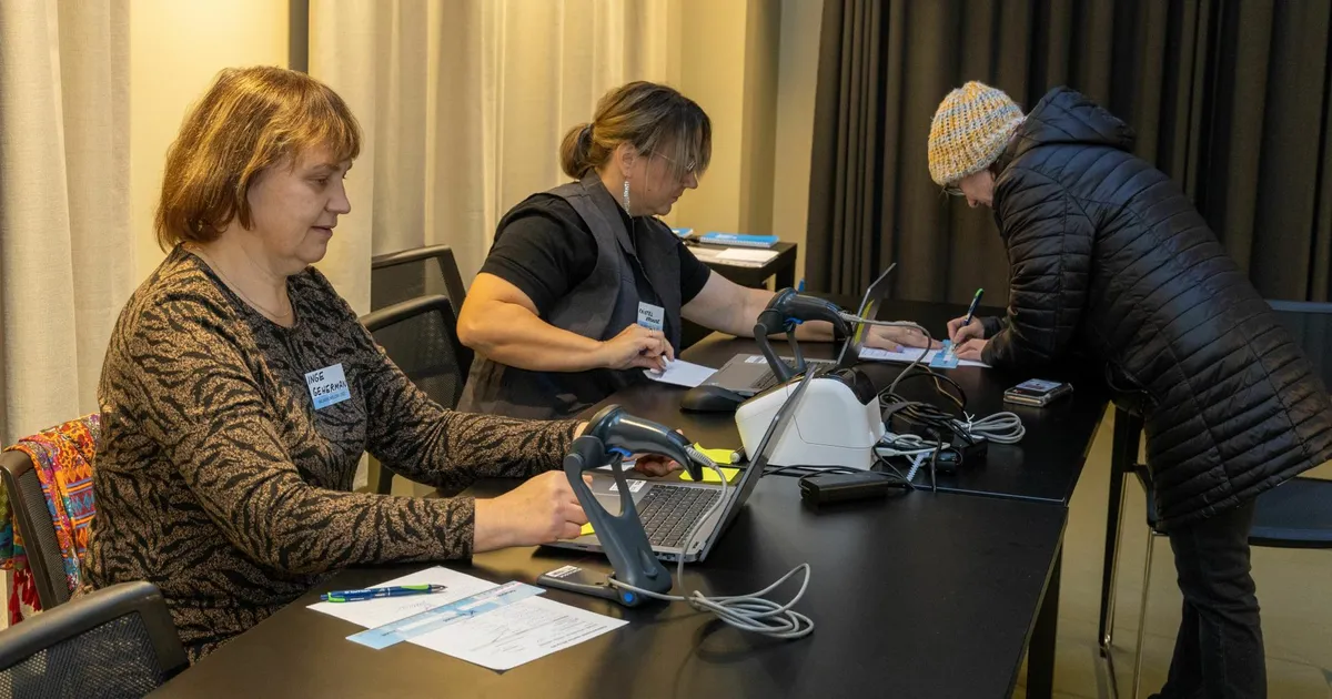 VIDEO JA GALERII ⟩ Suure-Jaani valija: programme lugedes sai palju nalja