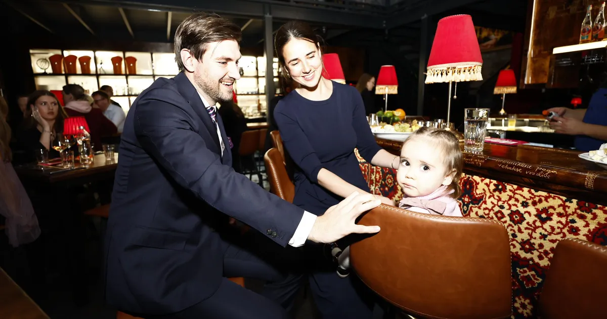 FOTOD ⟩ Eesti 200 peab valimispidu Telliskivis