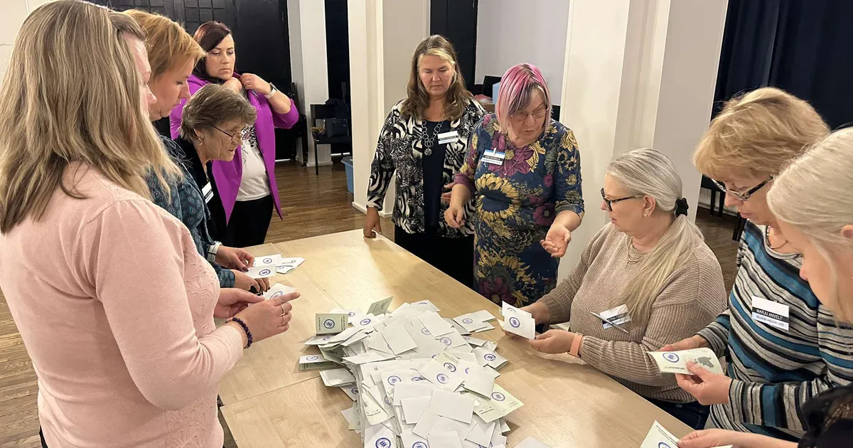 PILDID JA VIDEO ⟩ Paides läks häälte lugemiseks