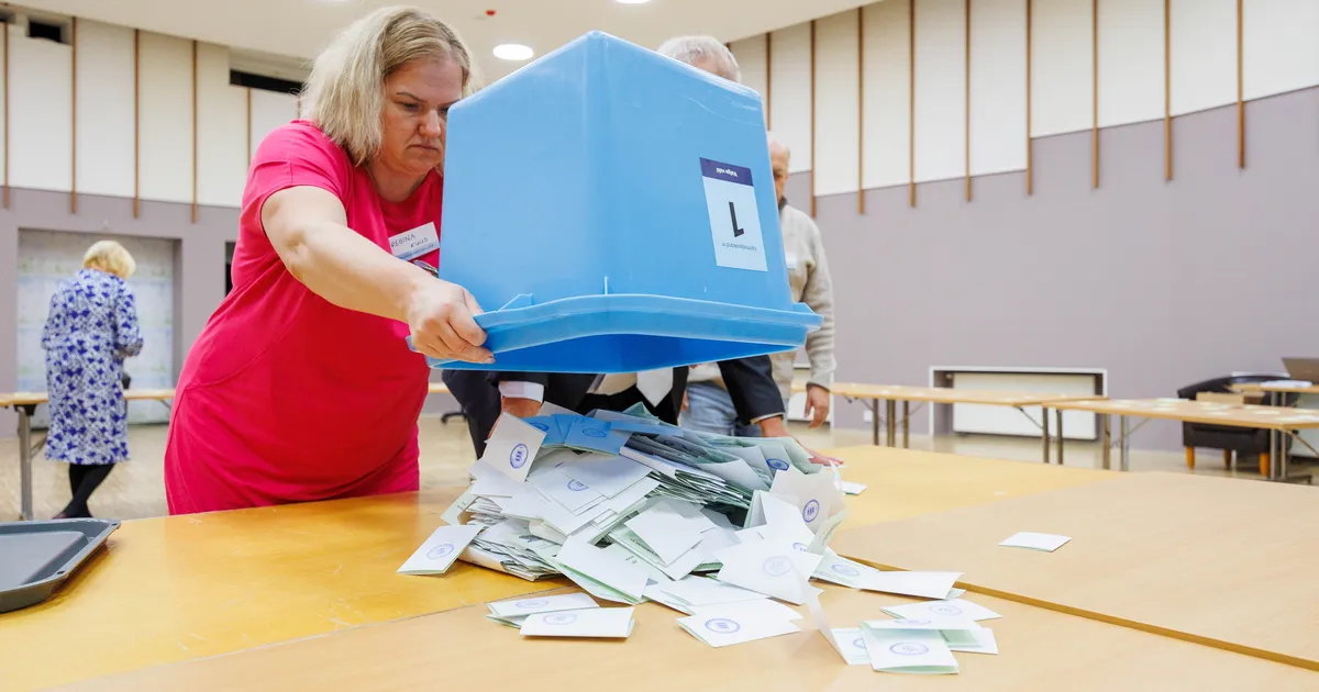 GALERII, VIDEO ⟩ Algas töö valimiskastide sisu kallal