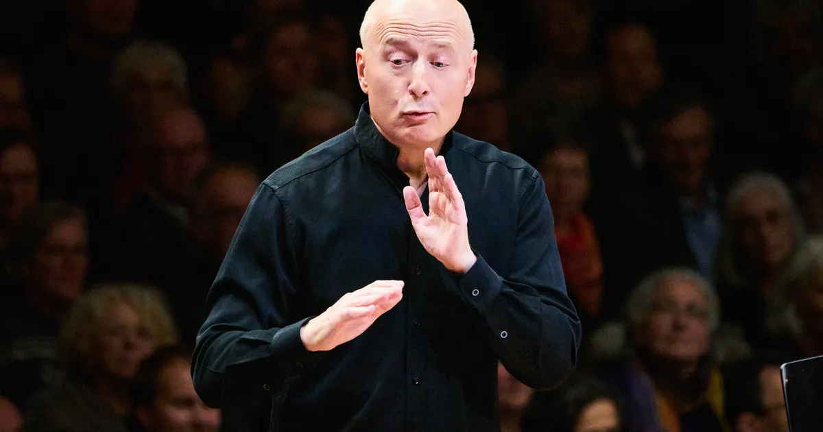 GALERII ⟩ «Radikaalne lihtsus» Šveitsi südames – Arvo Pärdi muusika täitis Zürichi Tonhalle