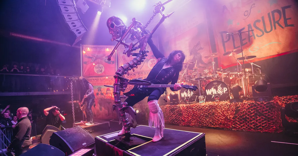 GALERII ⟩ Šokiroki hiid W.A.S.P. andis Tallinnas pöörase kontserdi