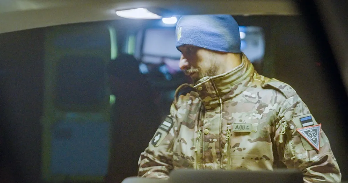 KULTUURIS KUUM ⟩ Kuidas Eesti rindemeedik Ukrainas riskis kõigega