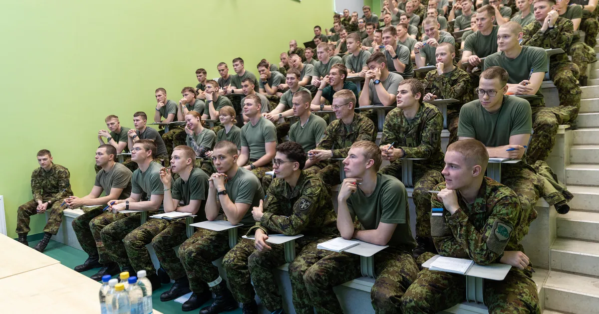 Tulevased reservohvitserid alustasid oma õpinguid Kaitseväe Akadeemias