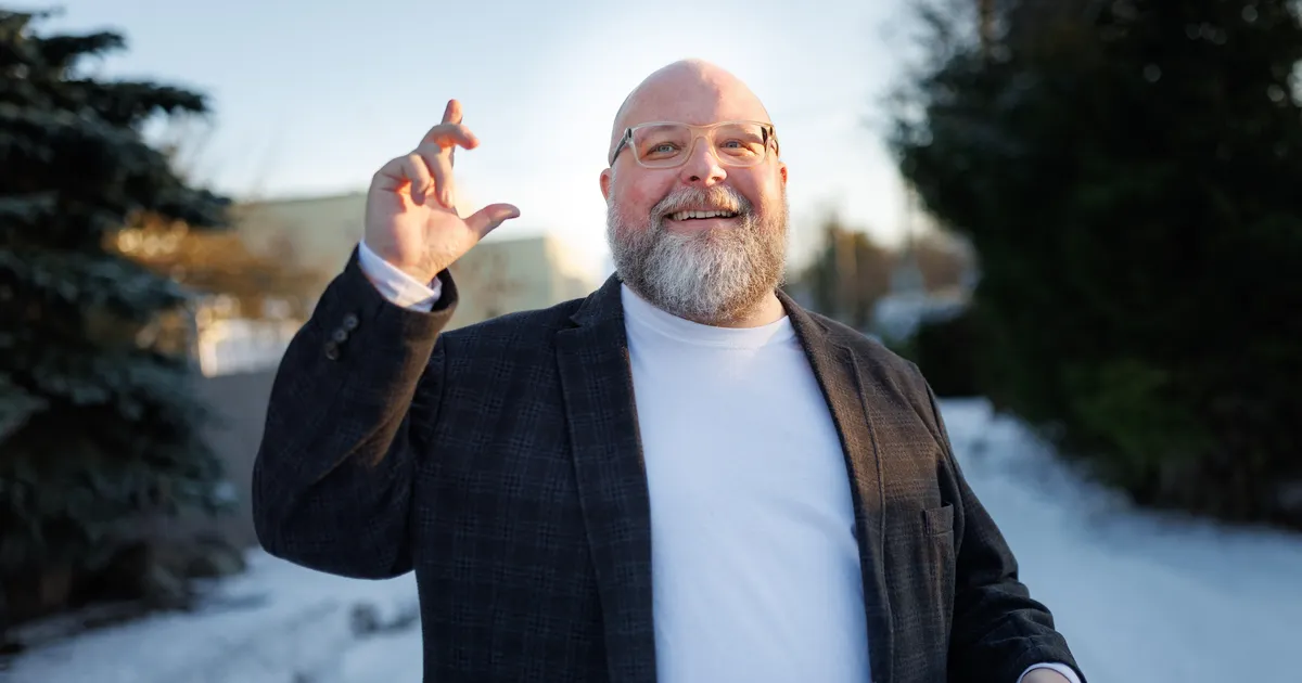 ESMAETTEKANNE HOMME ⟩ Auhinnatud Jüri Reinvere pühendab uue teose olulisele sõbrale