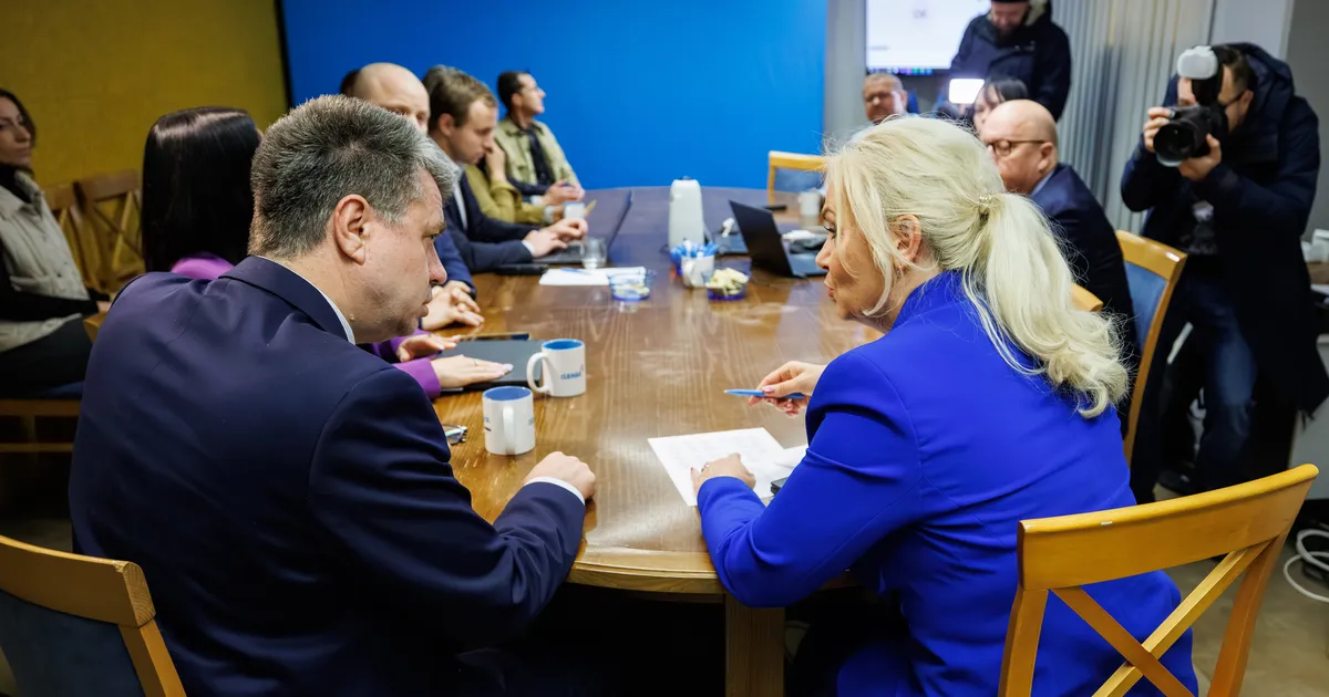 FOTOD ⟩ Isamaa Tallinna juhatus kogunes võimuliidu partnerite üle arutama, kuid otsust ei sündinud