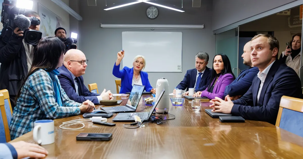 Parteid jätsid Isamaa küsimustele vastamata