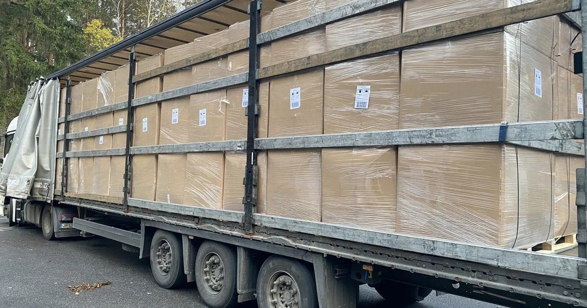 FOTOD ⟩ Valgevenelane üritas Eestisse smugeldada 9 miljonit salasigaretti