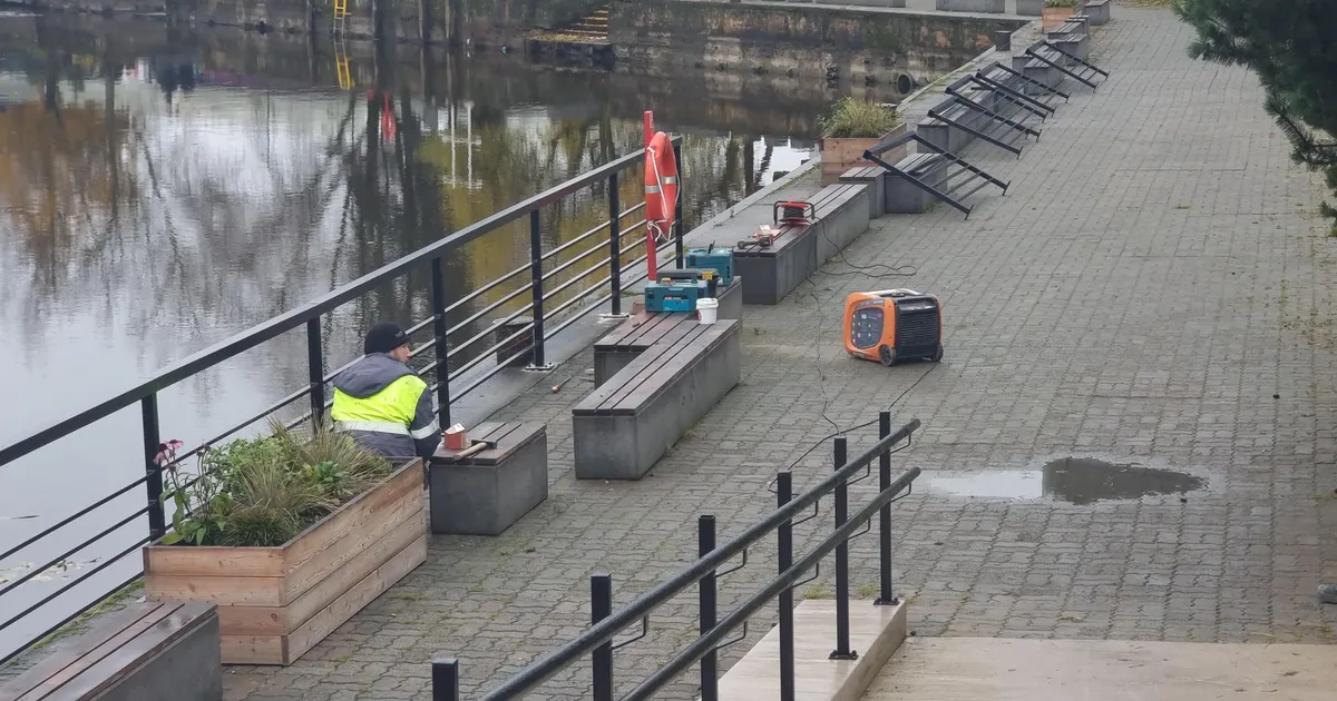 Emajõe ohtliku kalda piirded saavad viimaks paika