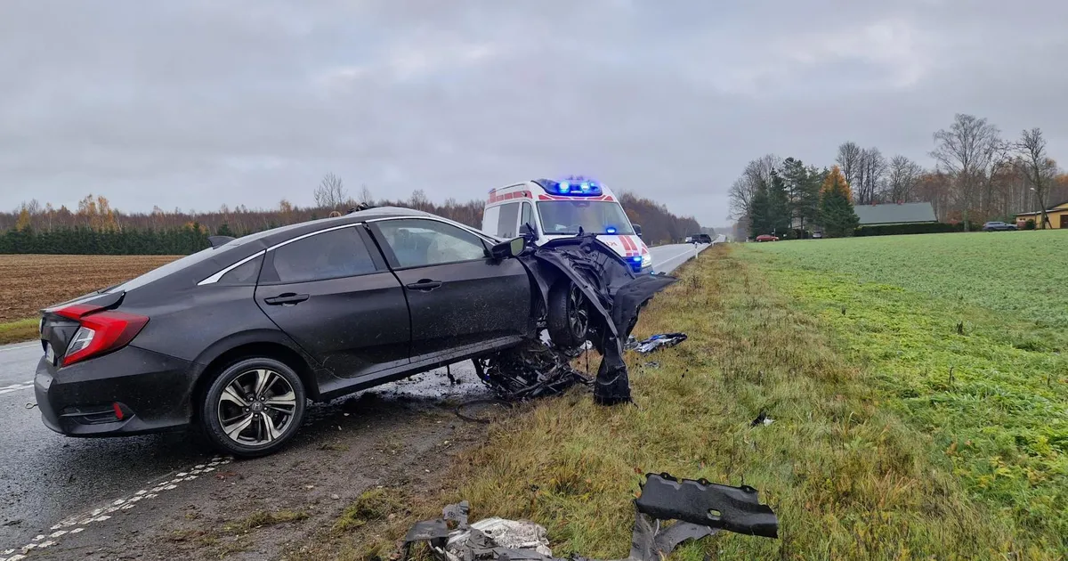 Kahe inimese surmaga lõppenud Nõo liiklusõnnetusele eelnes kodus naise pussitamine