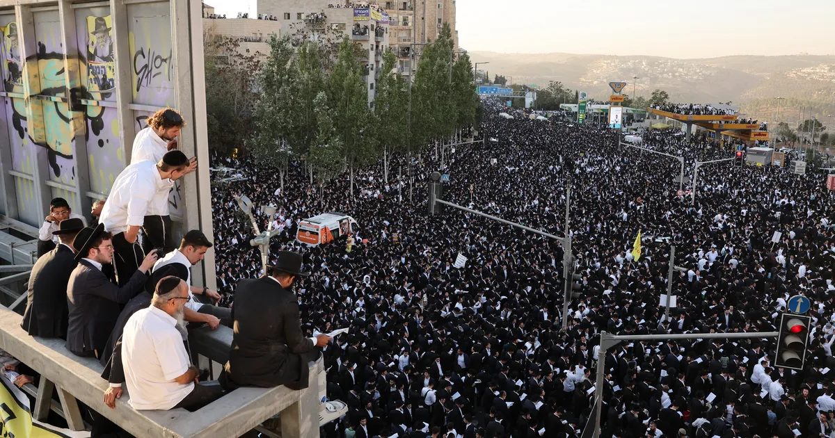 «Parem minna vangi.» Ultraortodoksid korraldasid massimeeleavalduse väekohustuse vastu