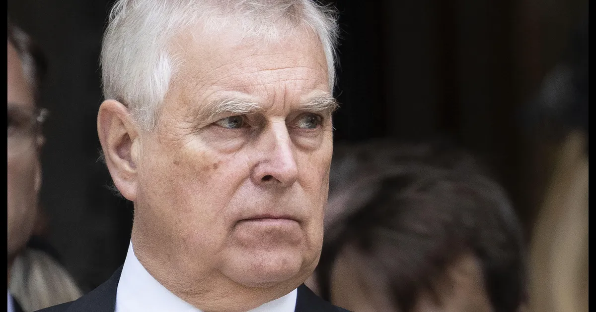 KUI KOHATU ⟩ Endine kuninglik töötaja: «Oleksin prints Andrew'd peaaegu et löönud tema kommentaari pärast»