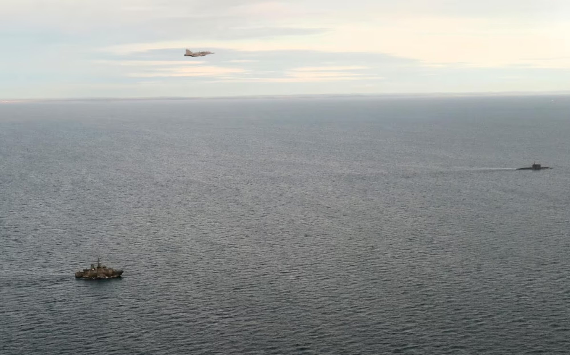 Venemaa vigane allveelaev jõudis Läänemerele ja selle saatmise võtsid üle rootslased