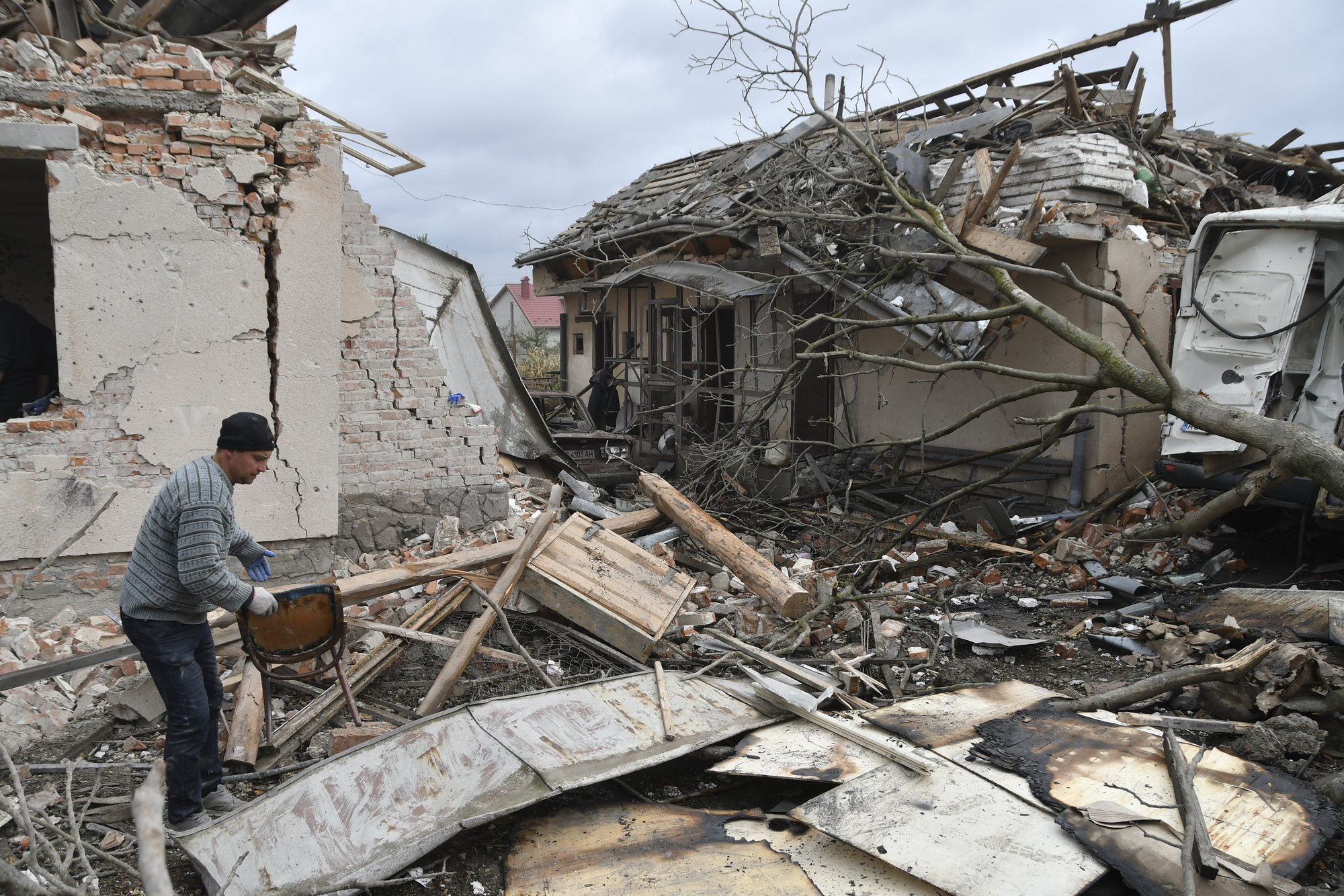 ERR-i korrespondent Lvivis: kohalikud külaelanikud ei näe mõtet isegi raketi eest keldrisse varjuda