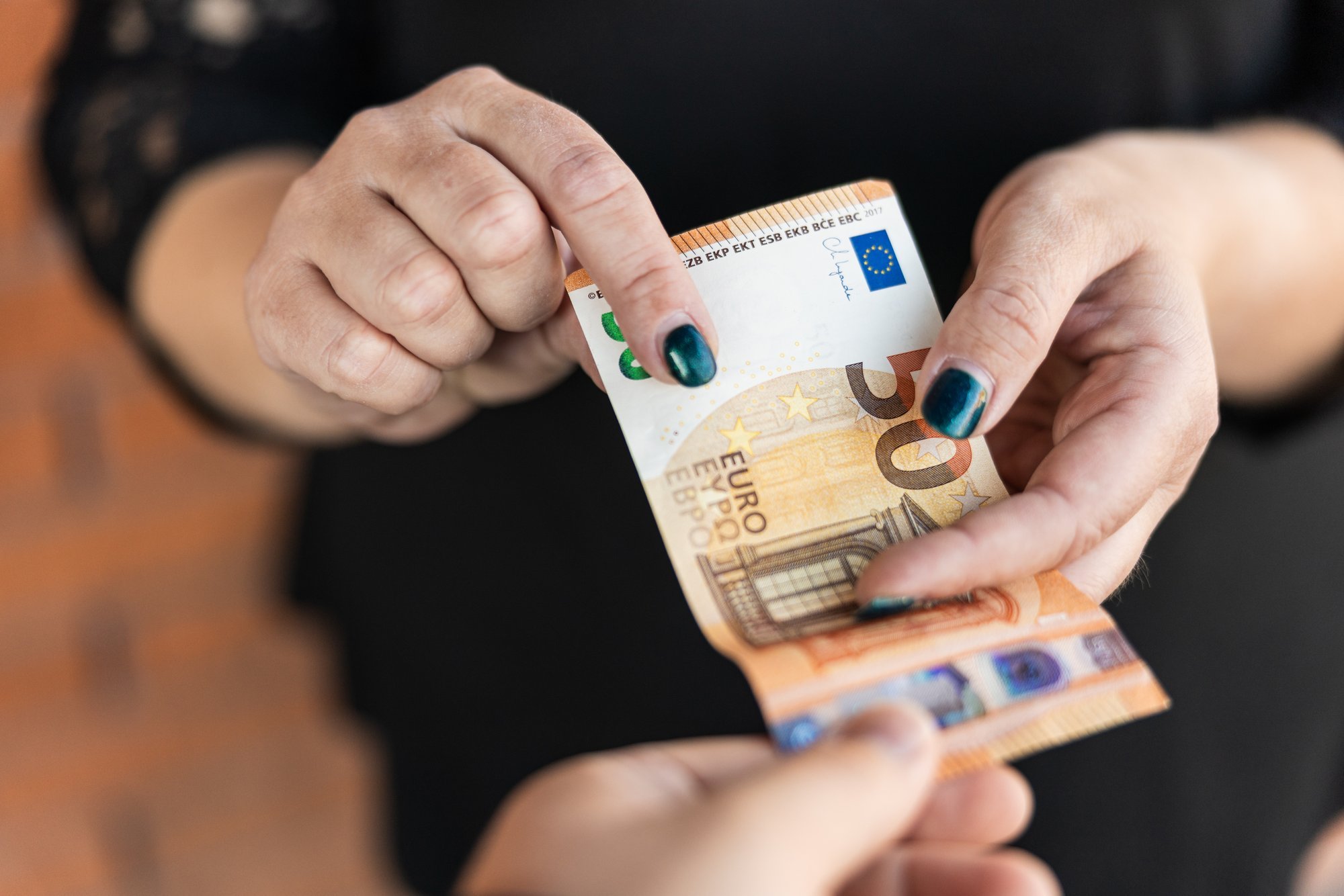 Üle poole Eesti leibkondadest on kellelegi võlgu