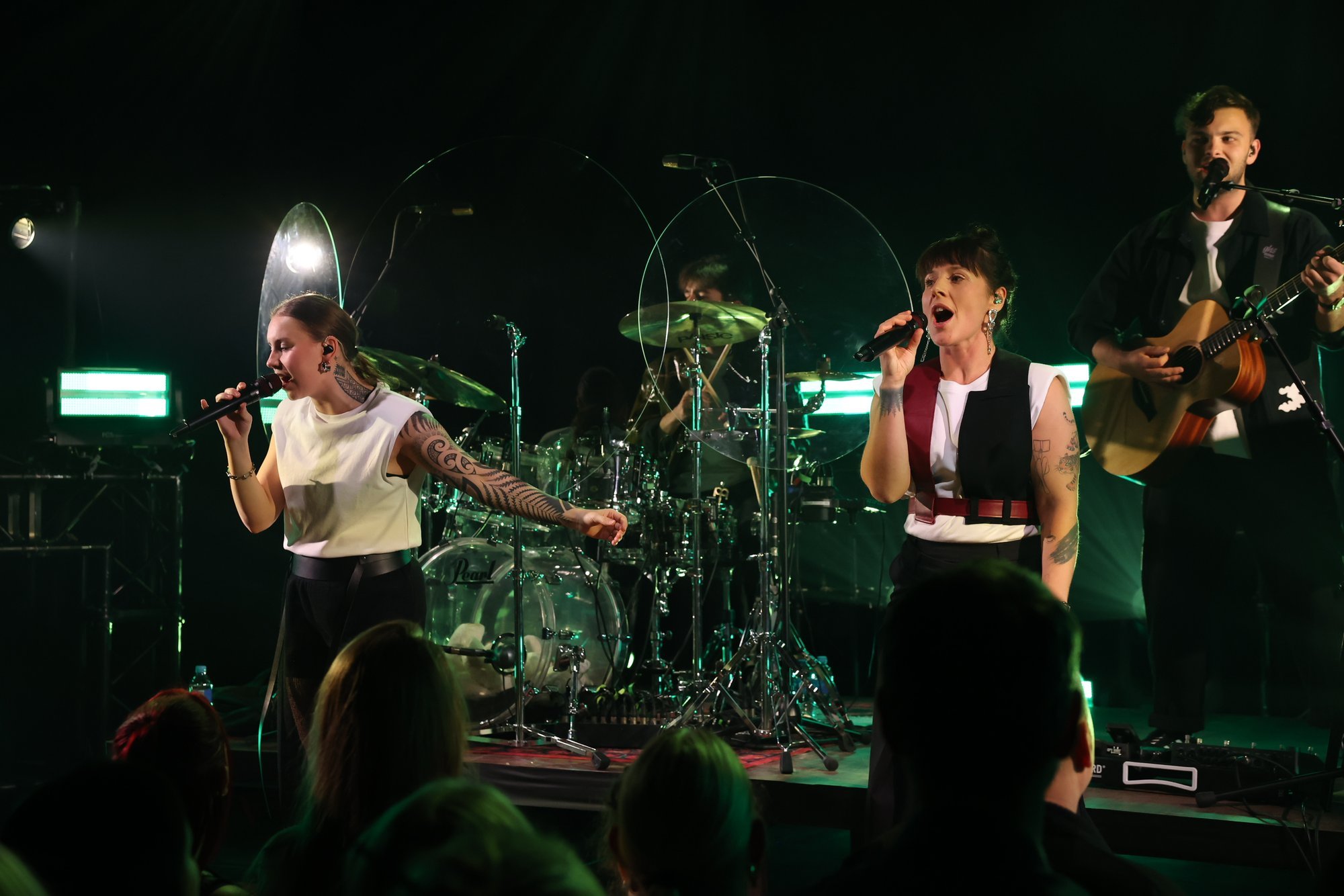 FOTOD | Täismaja! Komeedina muusikataevasse sööstnud SADU esitleb Tartus oma verivärsket albumit