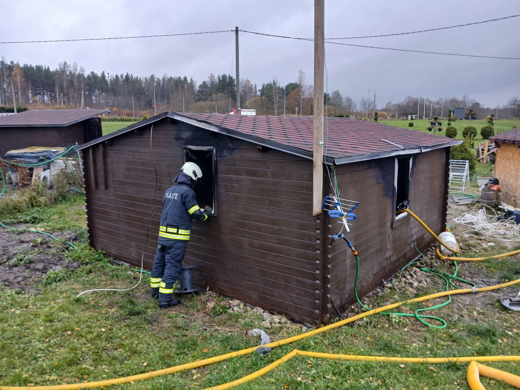 Suvilapõleng Narva-Jõesuus maksis koerale elu