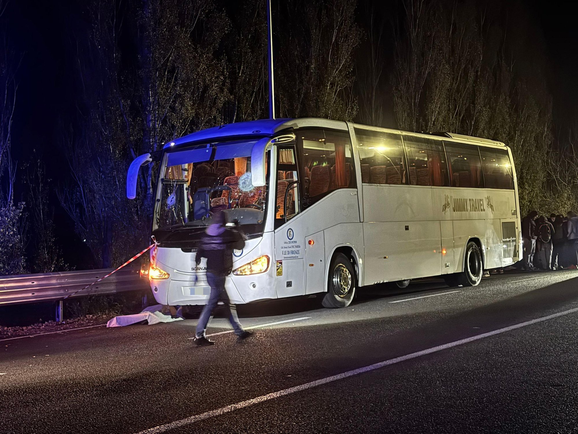 Telliseid loopinud huligaanid tapsid Itaalia korvpalliklubi fännibussi juhi