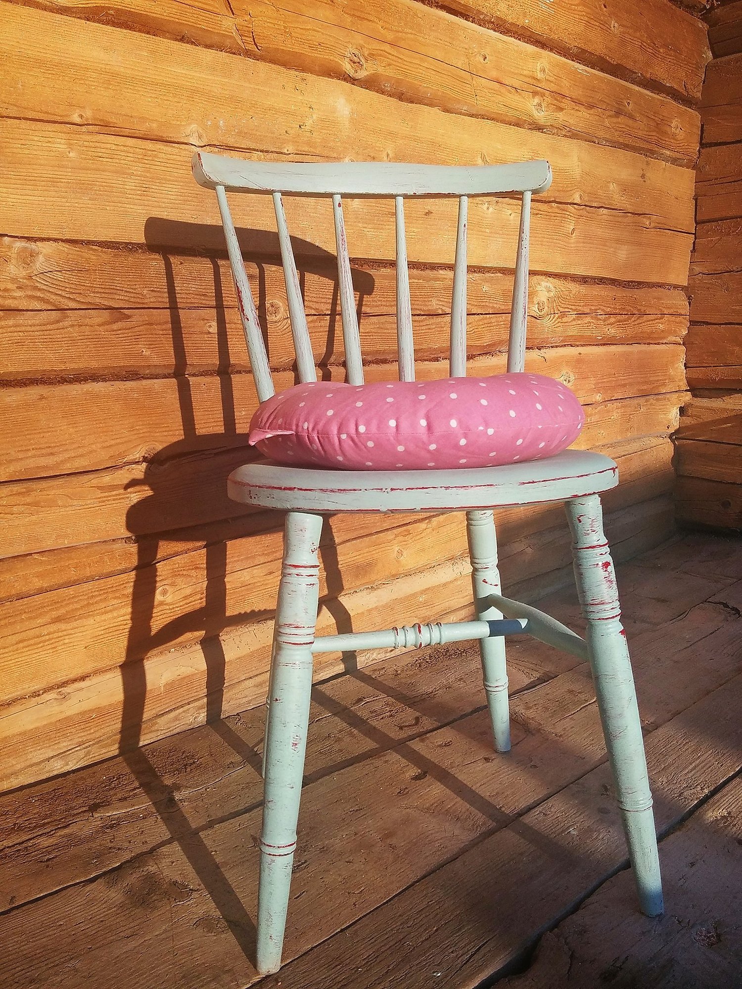 Proovime järele: kas mööbli kriidivärvi saab tõesti ise kodus kokku segada?