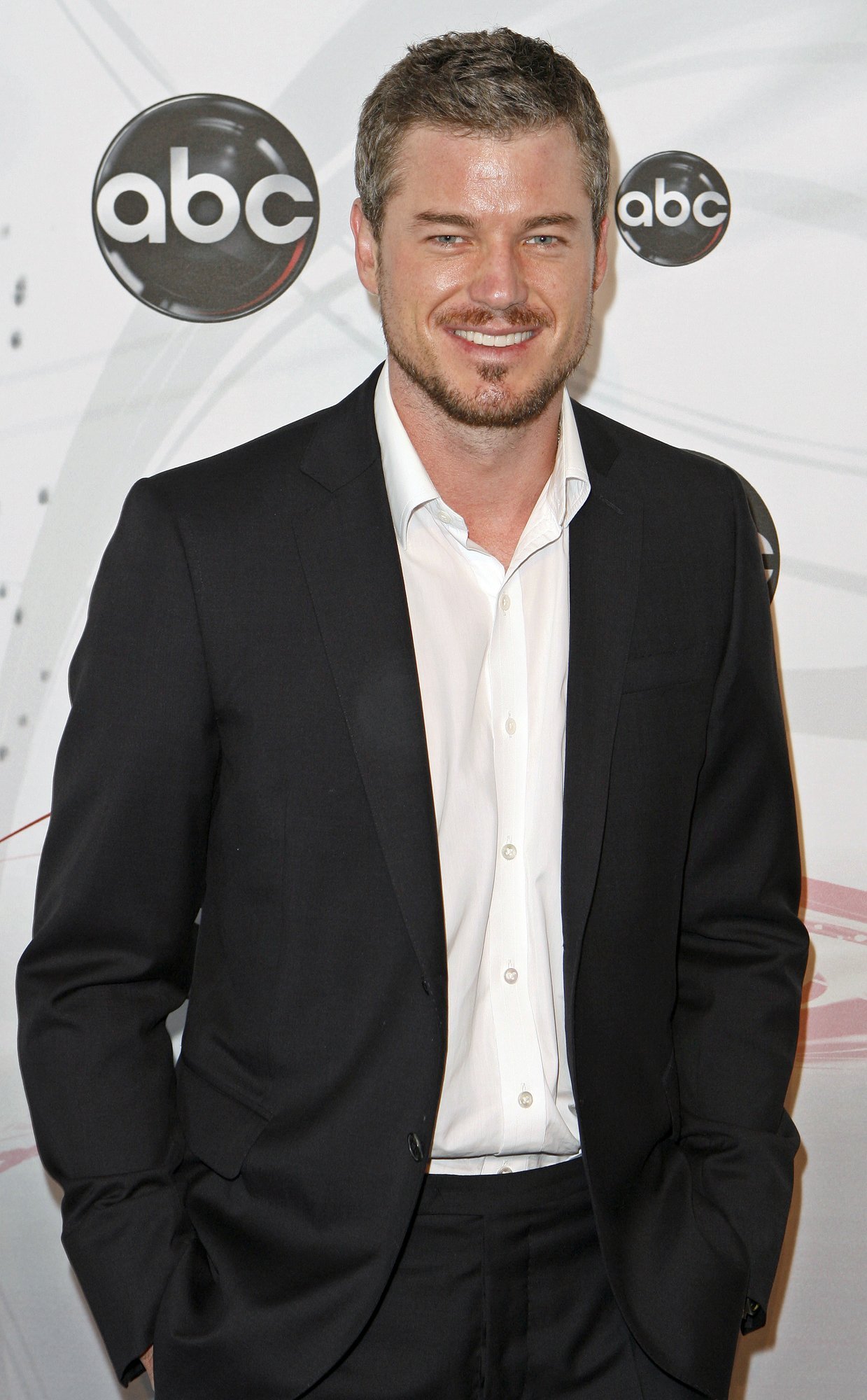 Eric Dane’i surmaeelsed nädalad olid katsumusrohked: voodihaigel näitlejal oli raske neelata ja ta kaotas kõnevõime