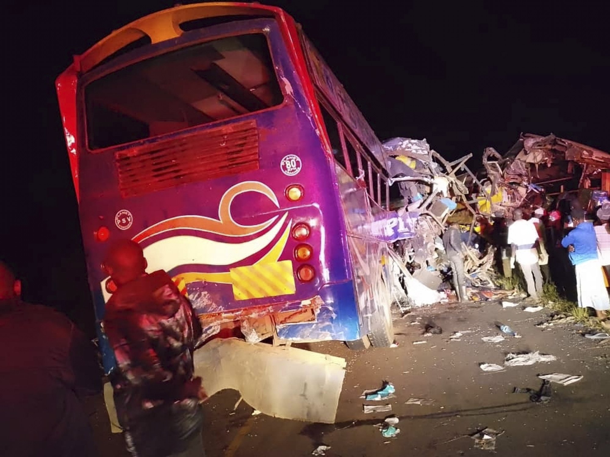 Ugandas hukkus busside kokkupõrkes 63 inimest