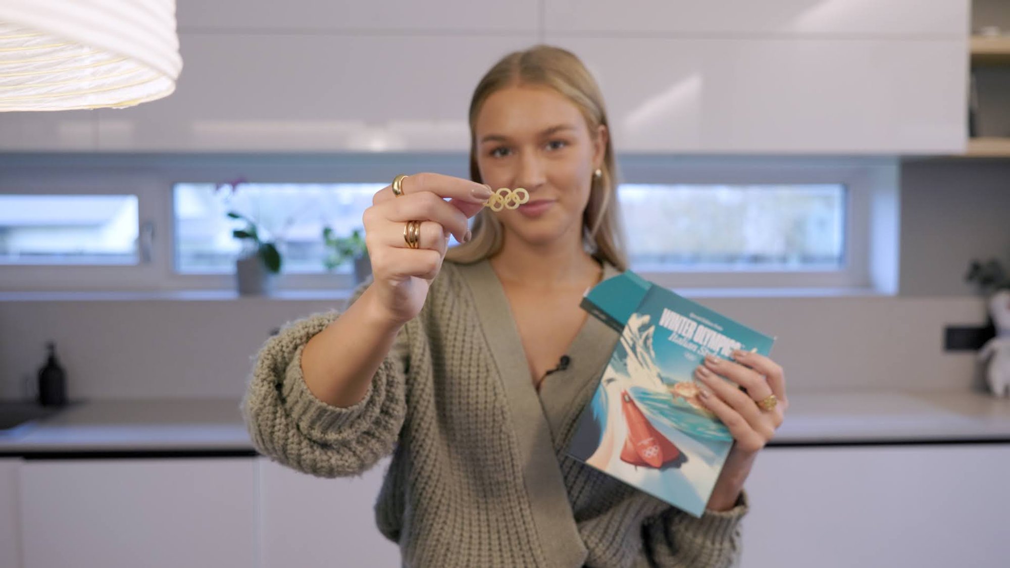 VIDEO | 100 päeva taliolümpiani: Kelly Sildaru kokkas koer Kiraga eksklusiivset olümpiapastat