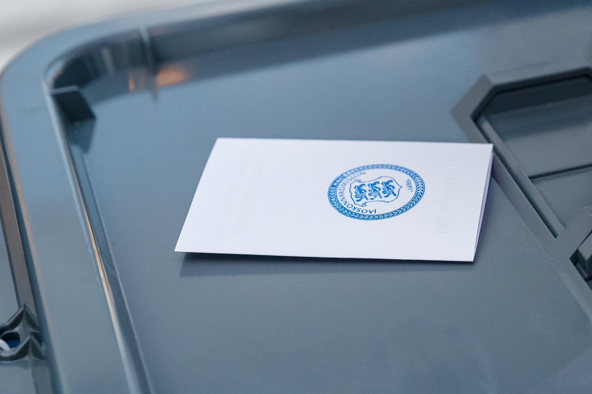 Häältega ees, nimekirjas taga: kuidas erakondade tagatoad otsustasid, kes pääsesid Tallinna linnavolikokku