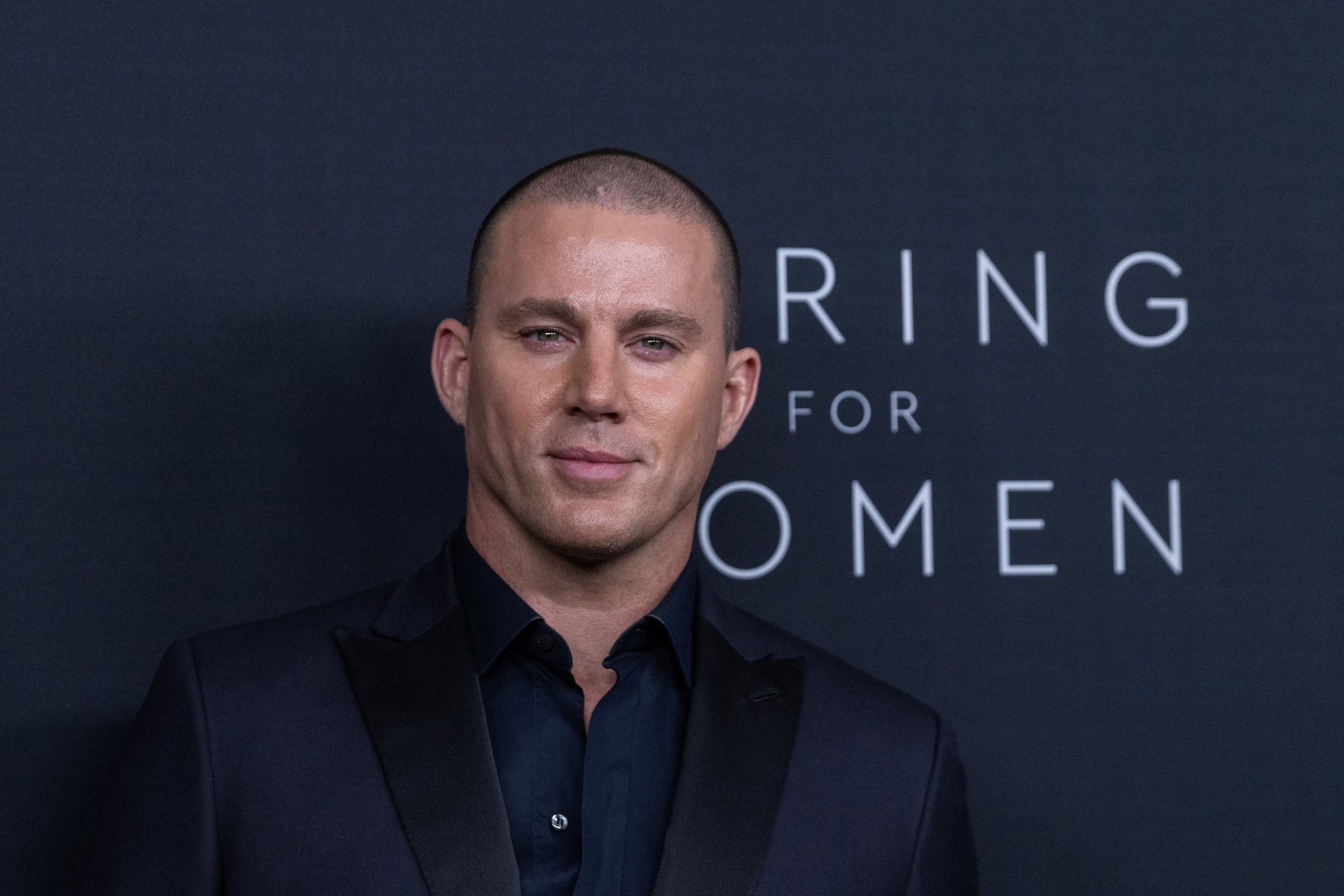 FOTO | Hurmur Channing Tatum jagas punasel vaibal oma uue noore kallimaga õrnusi