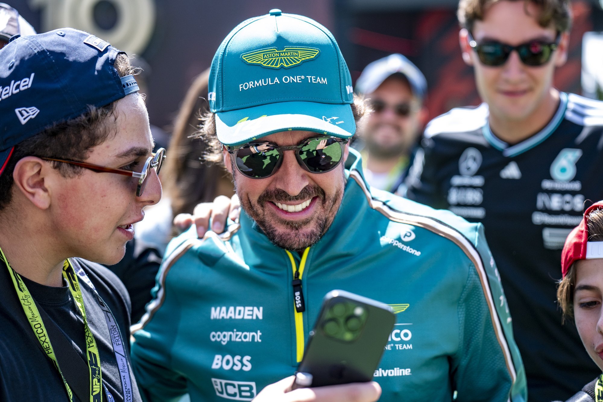 VIDEO | „Mida? See ei saa tõsi olla...“ Fernando Alonso telefon jahmatas konkurenti