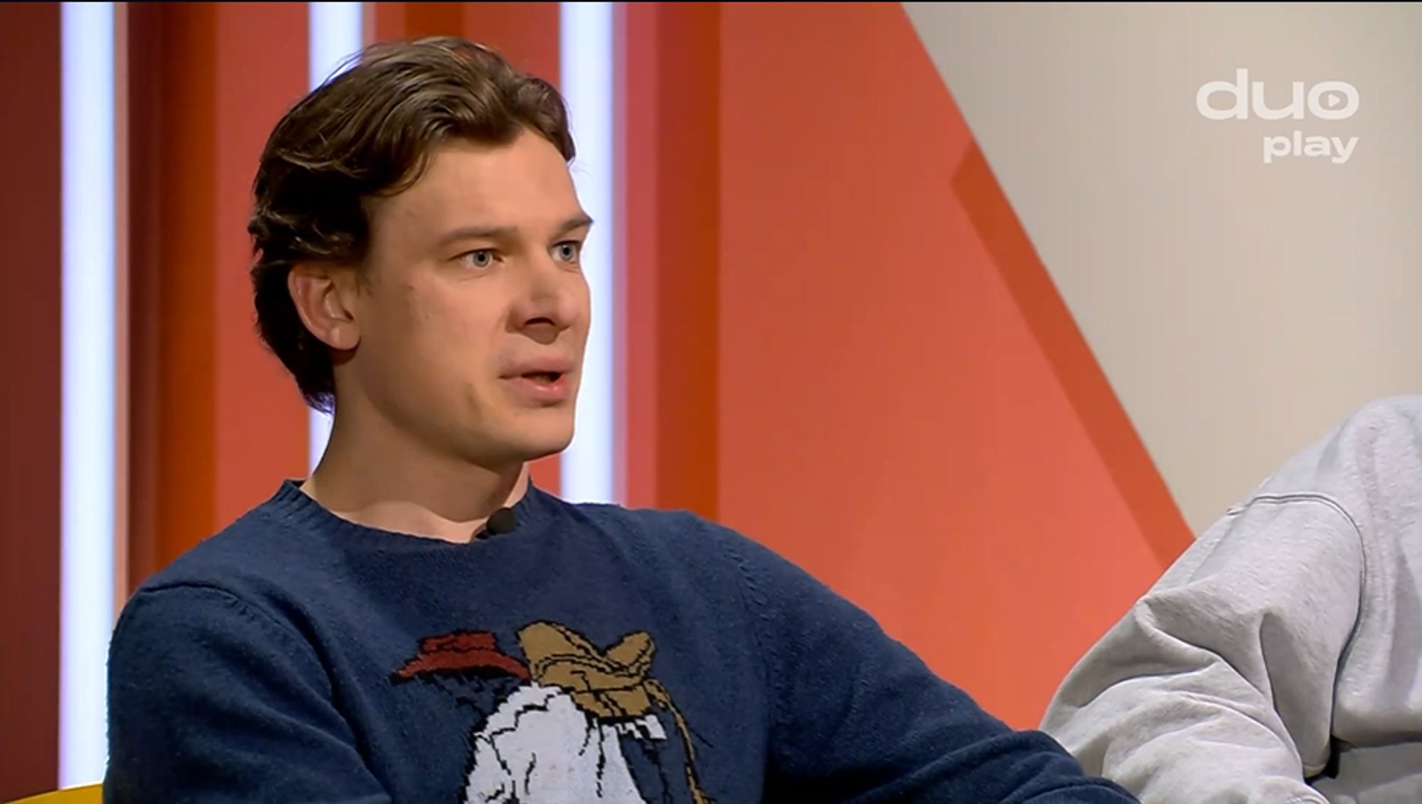 Ott Raidmets sõitis teatritööpausi ajal taksot ja teenis leiba baaris: vahepeal on tore muid asju ka teha