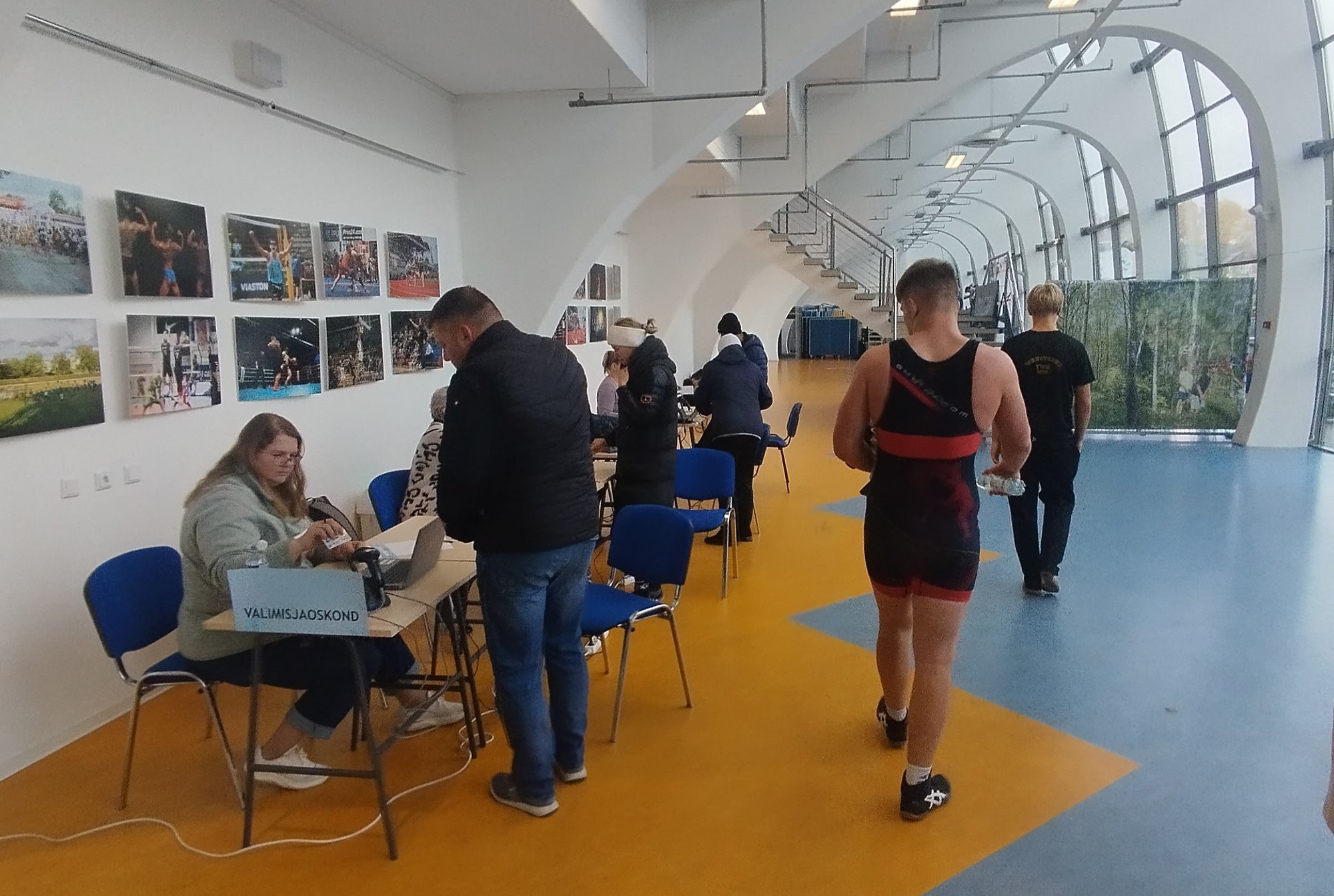 „Kui vaid lärmi vähem oleks!“ Rakvere valijatel tuleb hääletamas käia maadlusvõistlusega samas majas