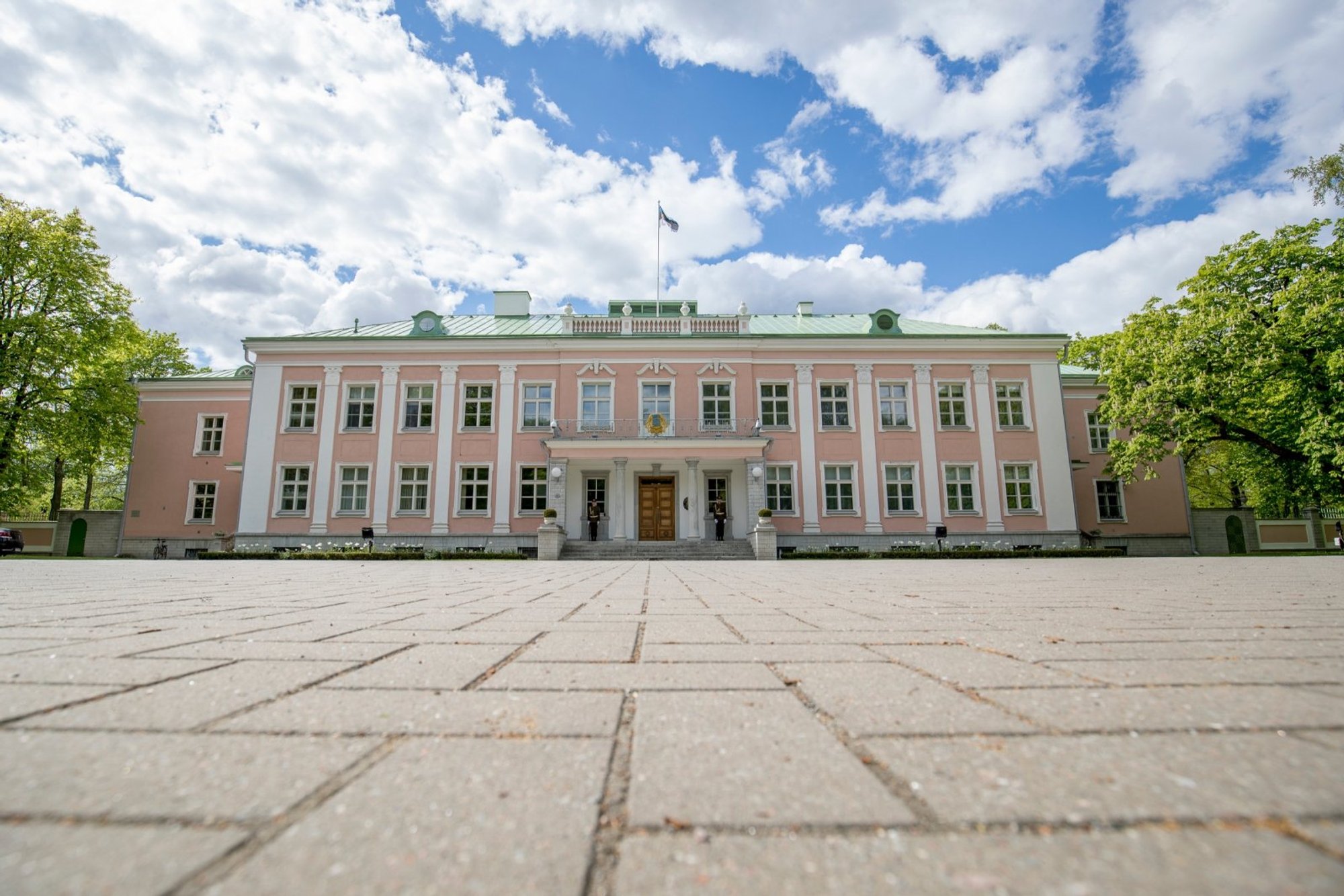 Kadrioru lossi ees märatsenud ning vahi all enda elu kallale kippunud ukrainlase lugu