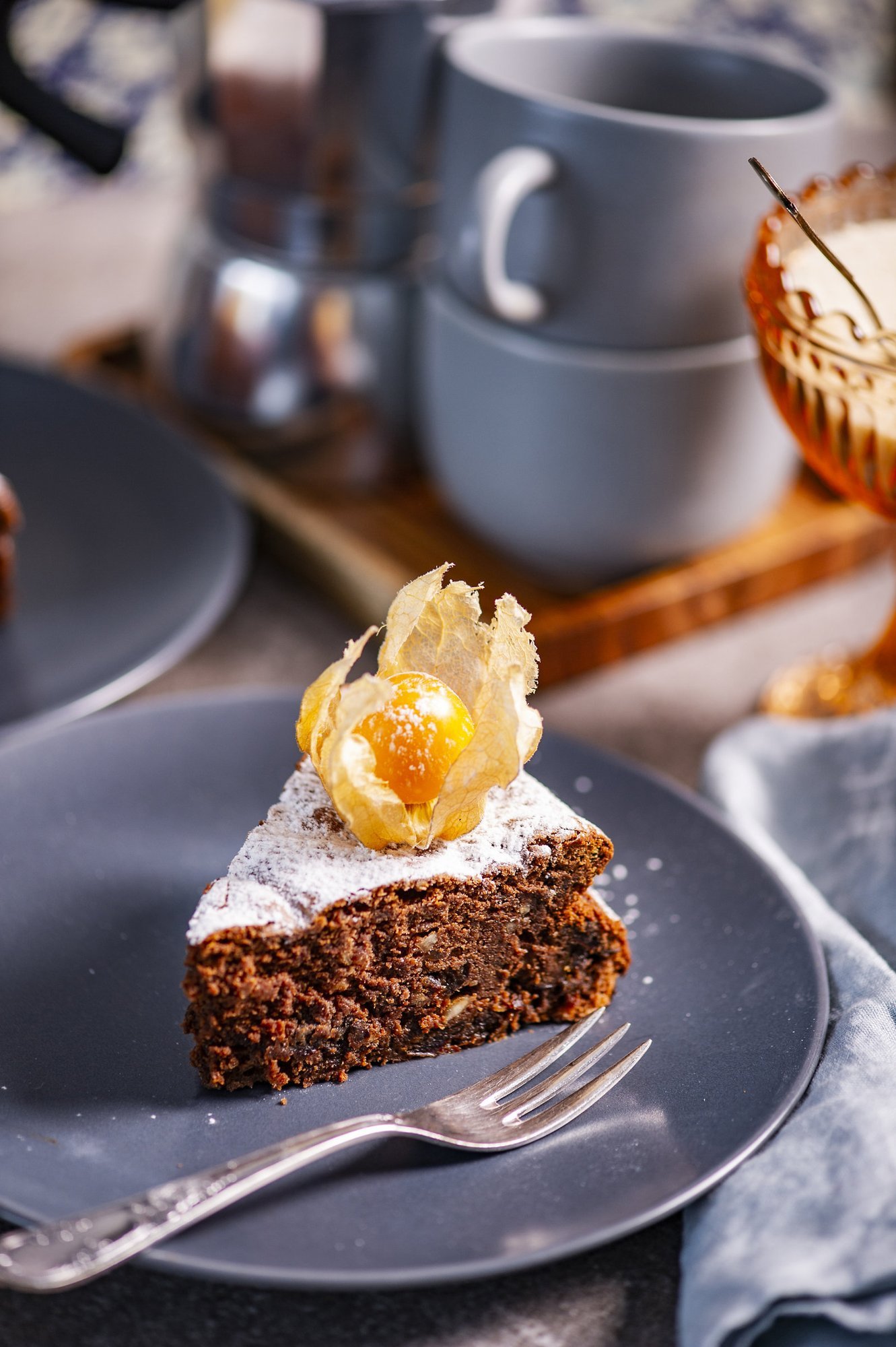 Kook, mis teeb kõhule head: šokolaadikook mustade ploomidega