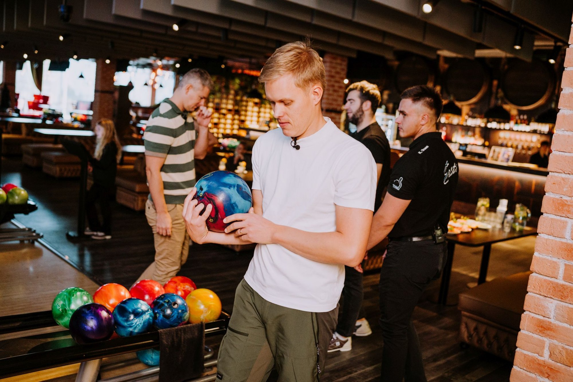 Ott Tänak kasutas bowlingurajal liiga palju jõudu. „Käisin korra harjutamas, kuid poja käest sain ikka sisse!“